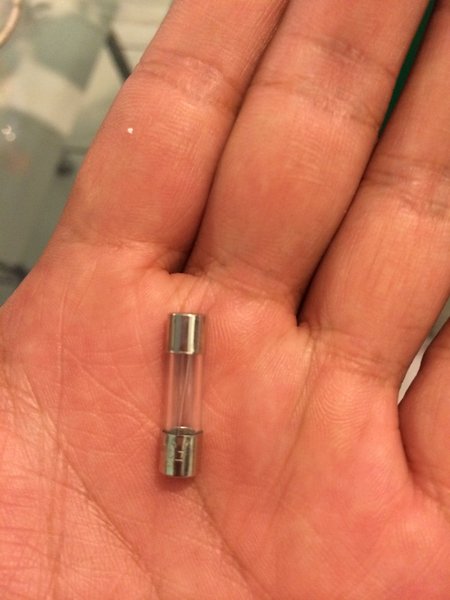 2014-10-16 20.44.21.jpg (1.53 MiB) Visto 5723 veces Fusibles 250V 3A Tipo Europeo