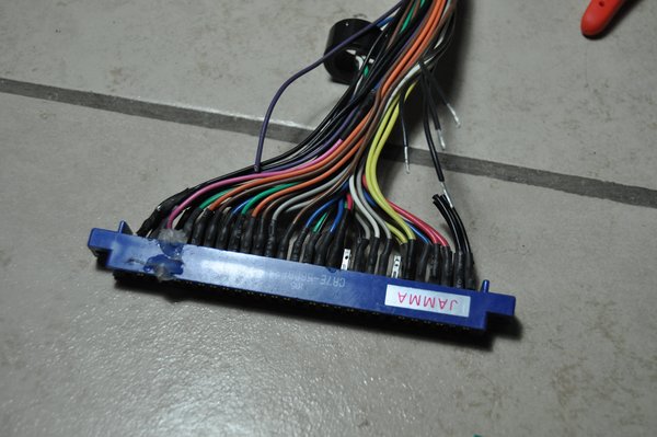 DSC_0052.jpg (4.78 MiB) Visto 6453 veces Cortando e conector original, cable a cable.