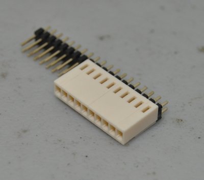 DSC_0008.jpg (457.79 KiB) Visto 9820 veces Pines "IDE" comprados en el centro, embonan perfecto con los Molex. Se puede usar para conectar a tu arnés CPS-I original sin alterarlo, y de allí al db-9 o al molex directo.